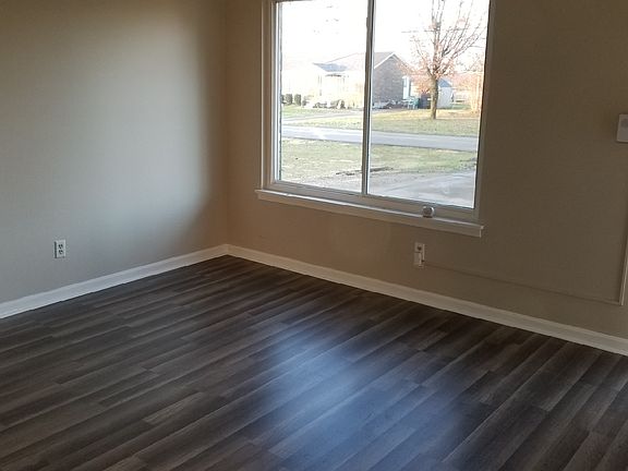 4th image of 335 Joy Ave