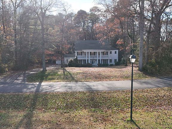 3rd image of 9 Woodland Dr
