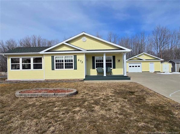 675 Gosnell St, Bathurst, NB E2A 4V8