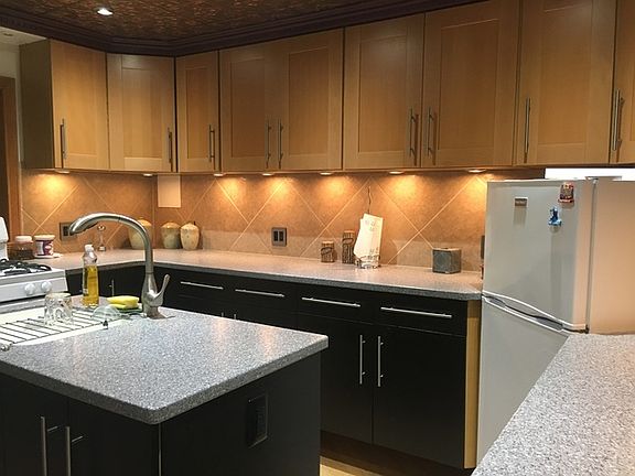4th image of 5451 Lincoln Ave