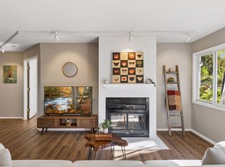 8020 Timber Lake Dr, Eden Prairie, MN 55347