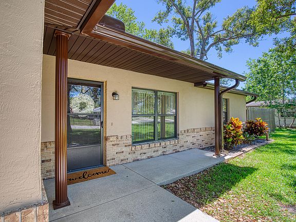 5th image of 15 Knollwood Estates Dr