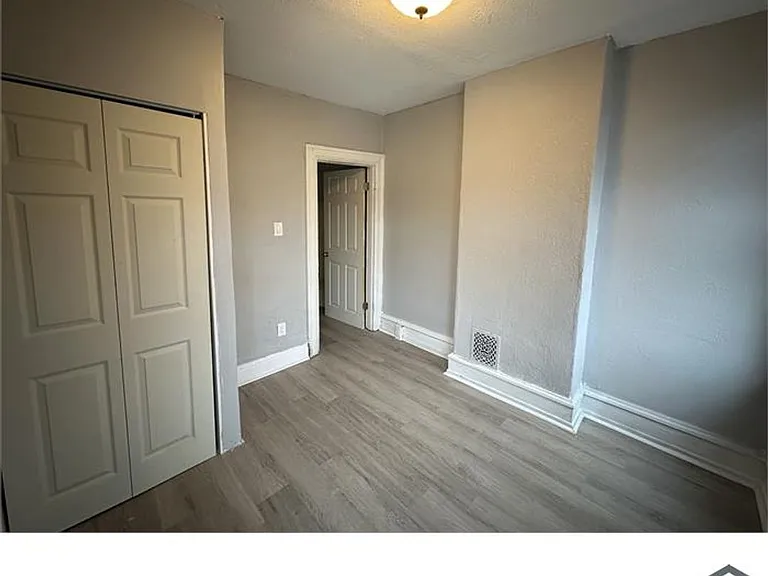 1226 W Firth St — Photo 6
