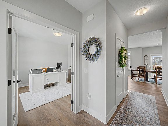 3rd image of 2540 SE Kettleridge Ln