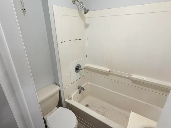 213 Webster Avenue image 4 of 18