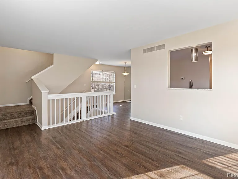 890 Lothrop Rd — Photo 14