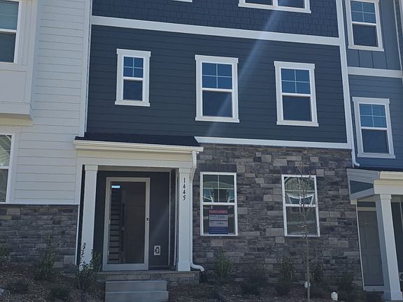 2nd image of 1445 Jay Rd