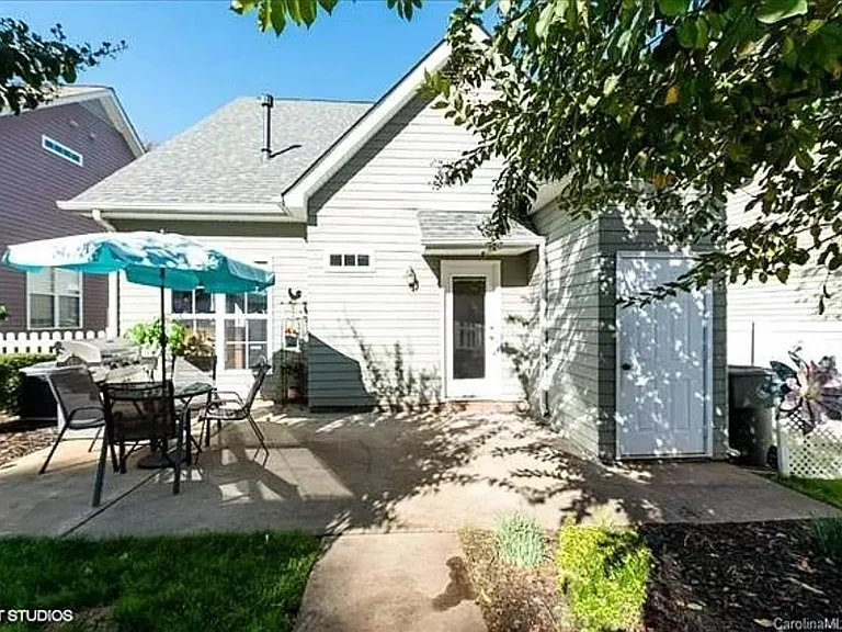 116 E Morehouse Ave — Photo 13