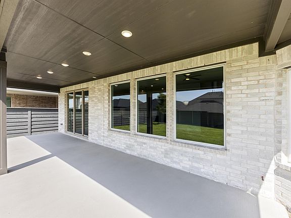 3rd image of 7005 Ladybug Ln
