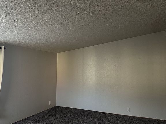 4th image of 196 Oak Leaf Ln