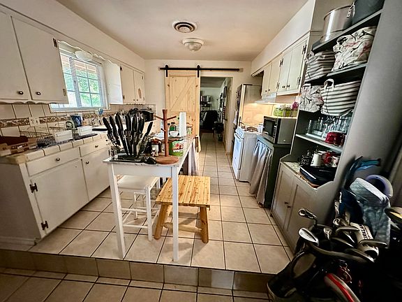 5th image of 2926 S Linwood Street