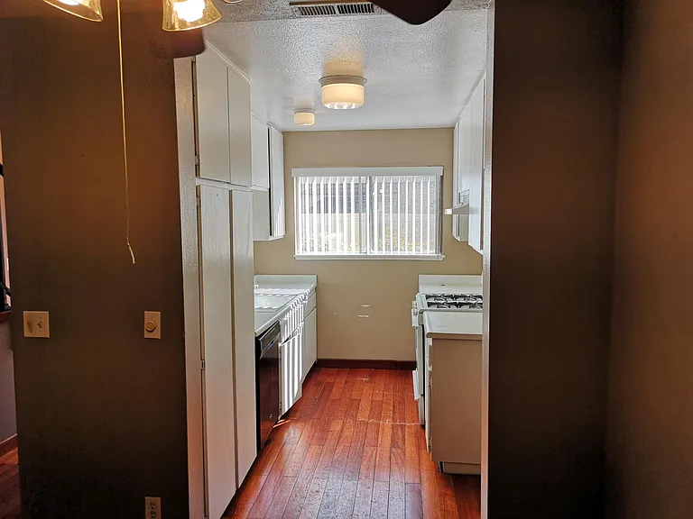 13429 1/2 Village Dr — Photo 5