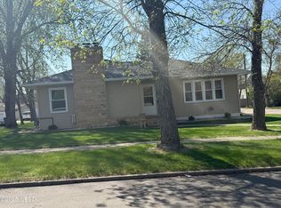 802 S 5th St, Milbank, SD 57252