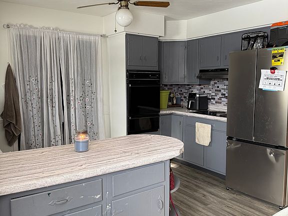 5th image of 2305 Radcliffe Ave