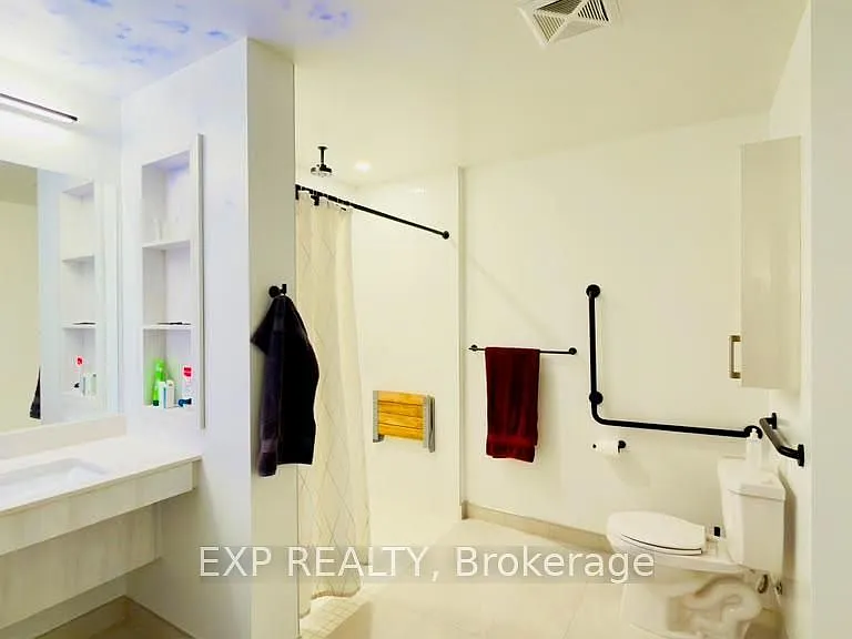 2495 Eglinton Ave W #716 — Photo 15