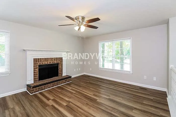 4 bed, 2.0 bath, 1579 sqft, $1,975 — Photo 4