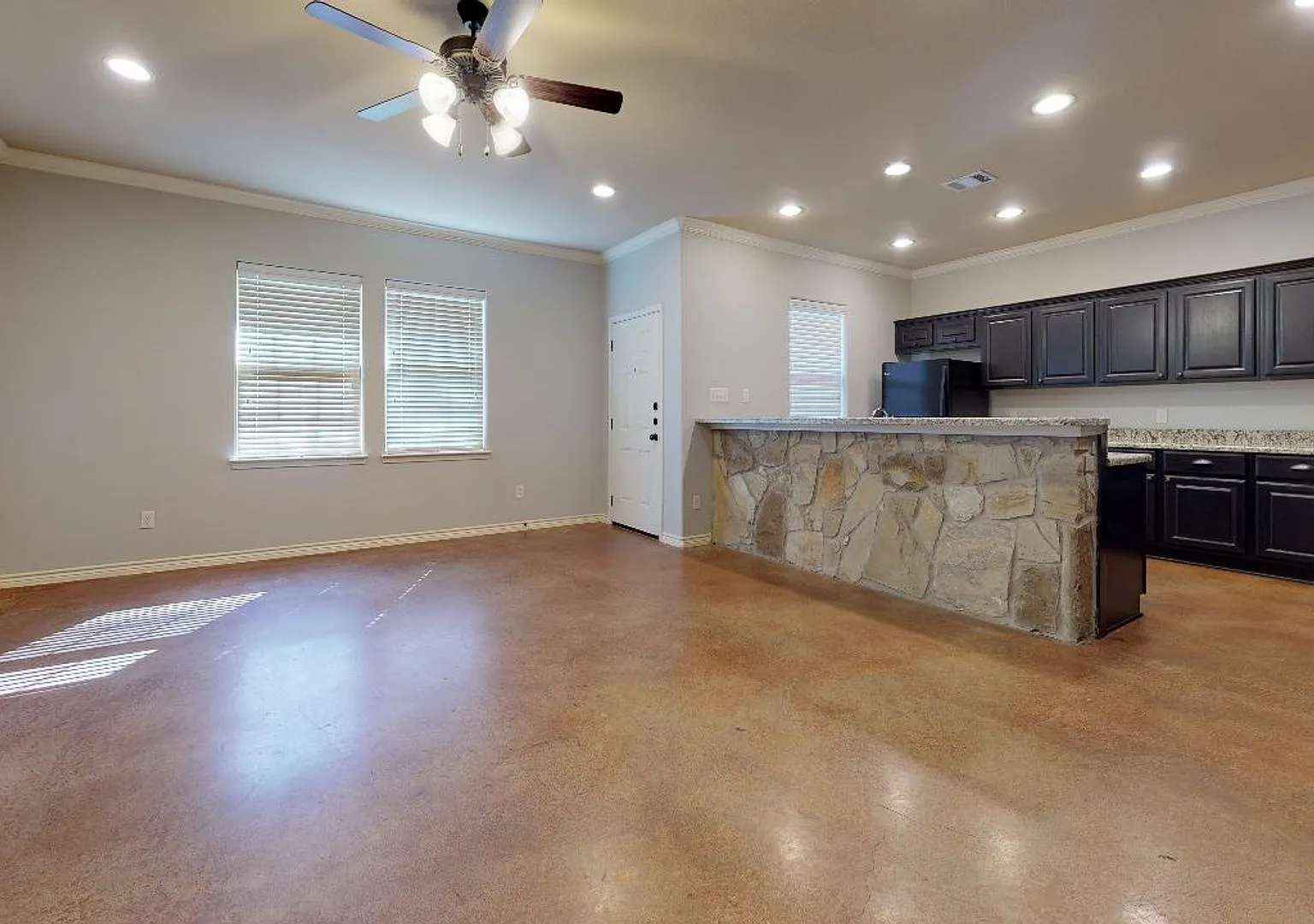 203 Capps — Photo 4
