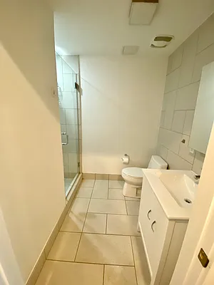 Rented by Golden Lioness Corp | media 21