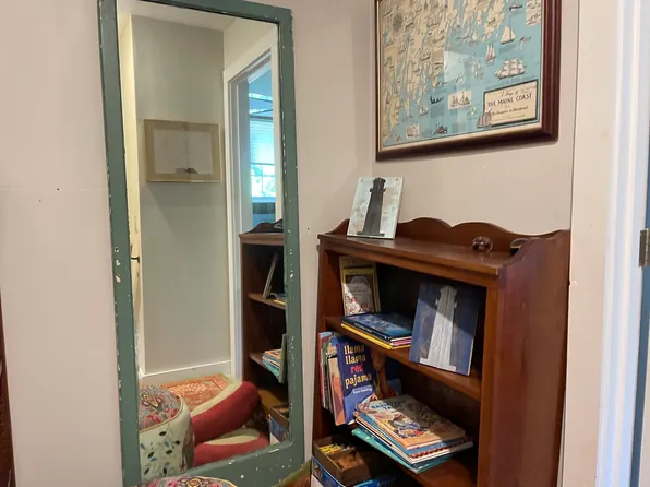 60 Main St, Damariscotta, ME 04543