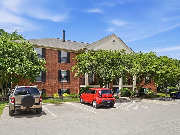 3rd image of 5889 Hanley Close