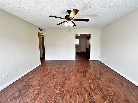 3rd image of 4324 Columbus St #4334