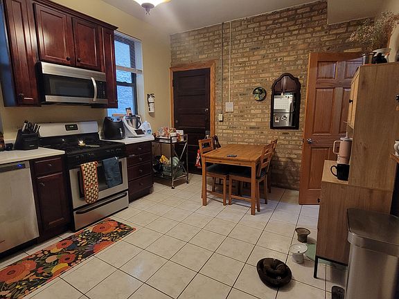 5th image of 2654 N Ashland Ave APT 2F