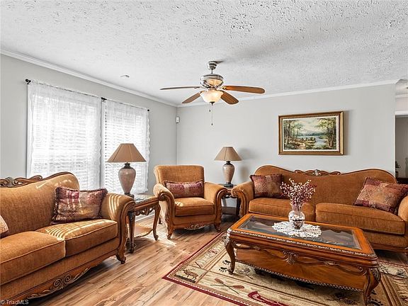 3rd image of 210 Kirk Ln