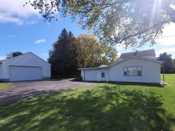 835 West Highway 11, Janesville, WI 53546