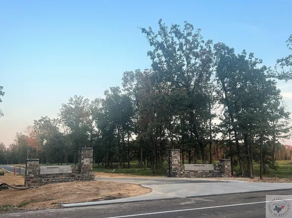 3422 Southern Magnolia Ln, Texarkana, AR 71854