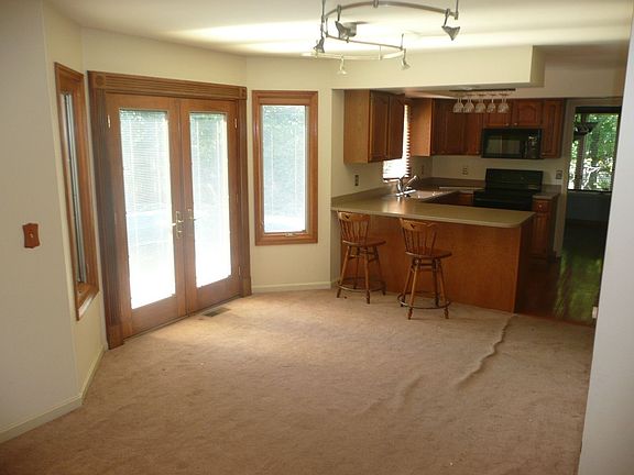 3rd image of 4477 Summer Creek Ln