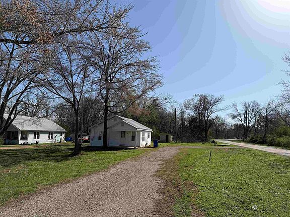 3rd image of 680 Patterson Rd