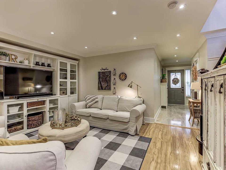 2nd image of 22 Bettina Pl