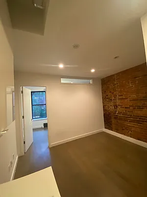 Rented by REAL New York | media 23
