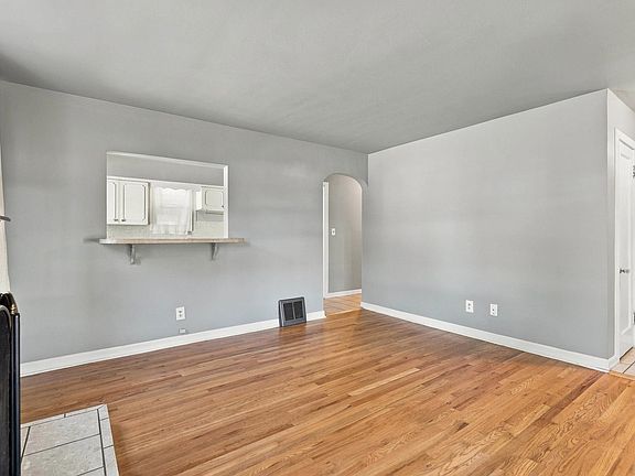 5th image of 3924 N Cedar St