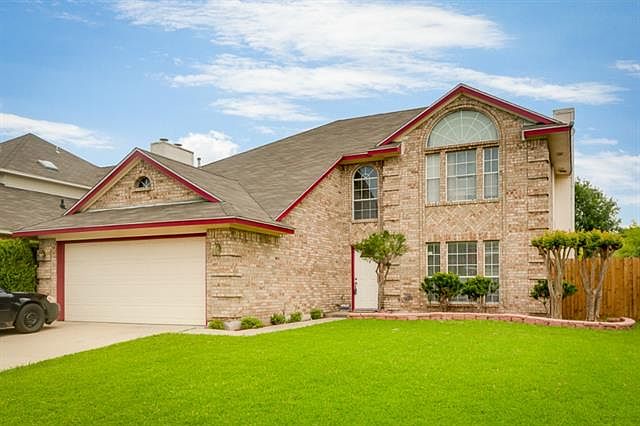 1st image of 2842 Briar Hill Dr