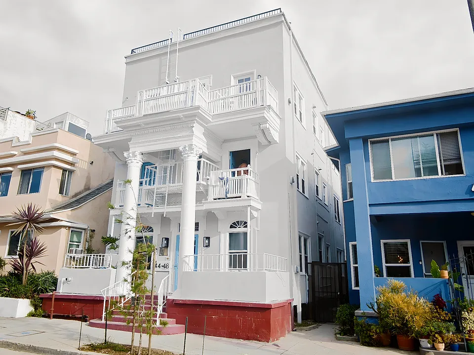 48 Navy St #9