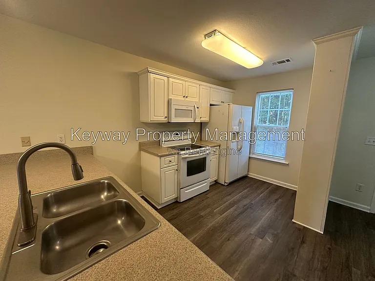 1002 Micah Trce — Photo 3