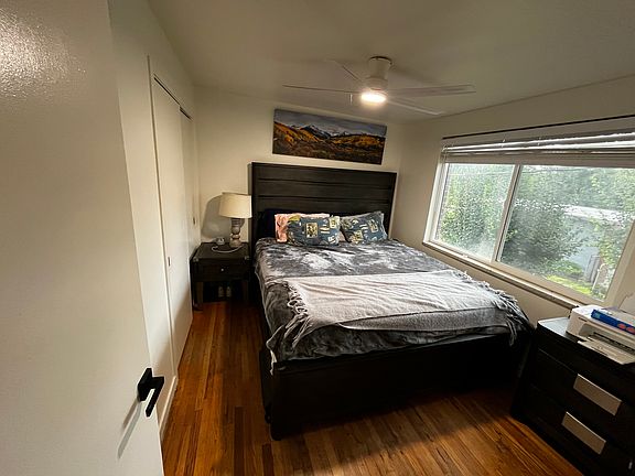 5th image of 2587 E Redondo Ave