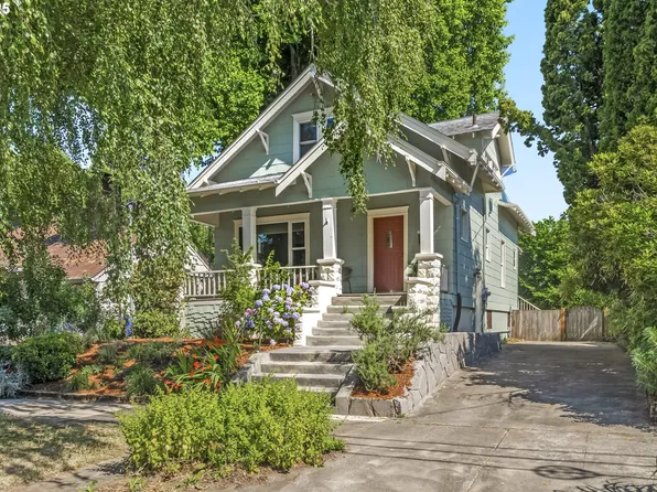 1607 NE Morgan St, Portland, OR 97211