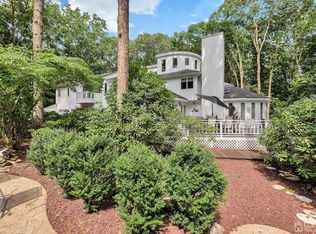 18 Beaverdam Dr, East Brunswick, NJ 08816