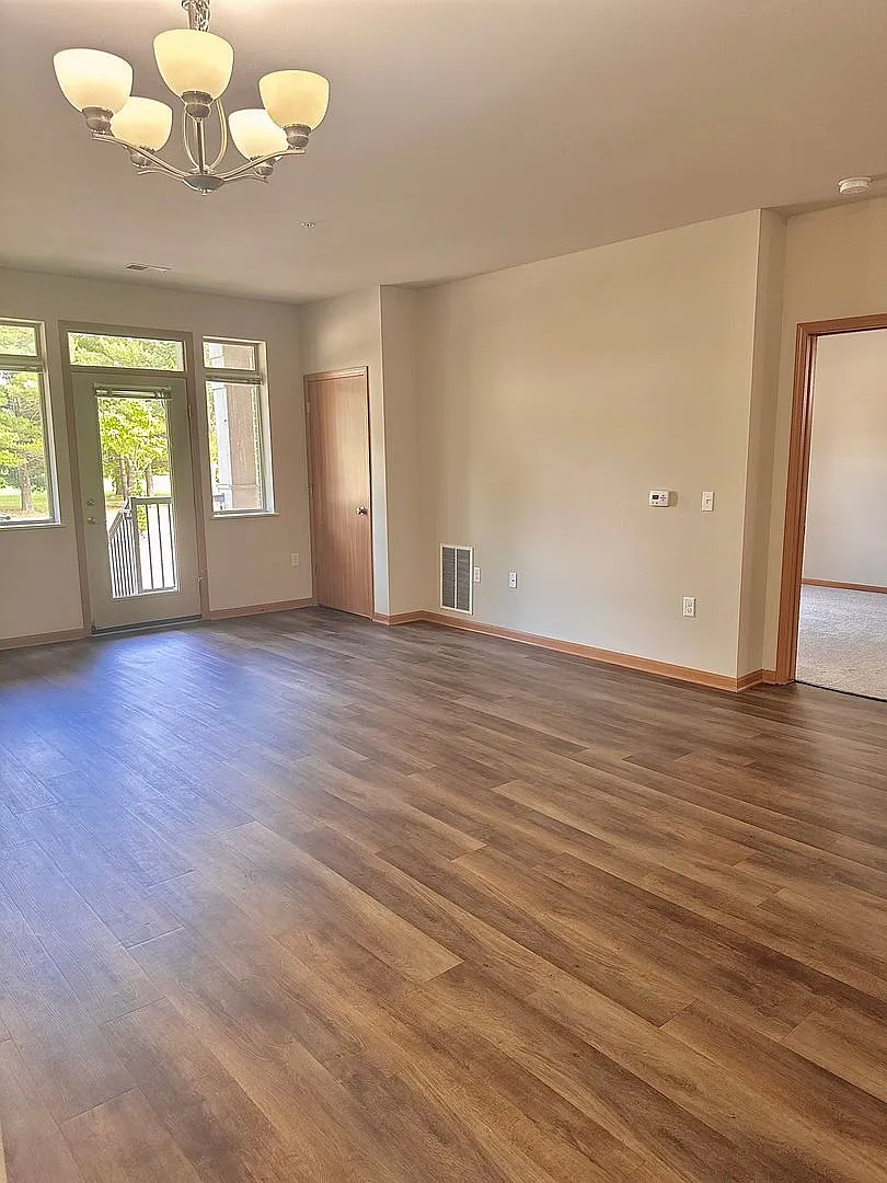 Fairway Glen Apartments — Photo 4