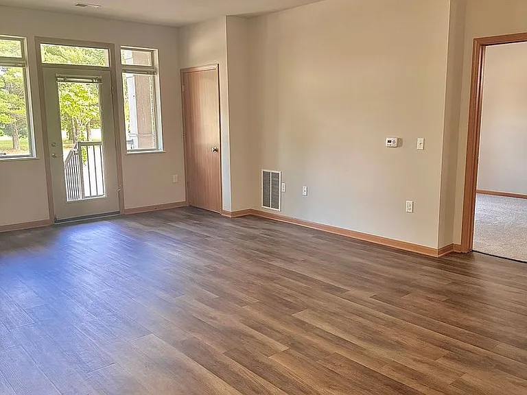 Fairway Glen Apartments — Photo 4