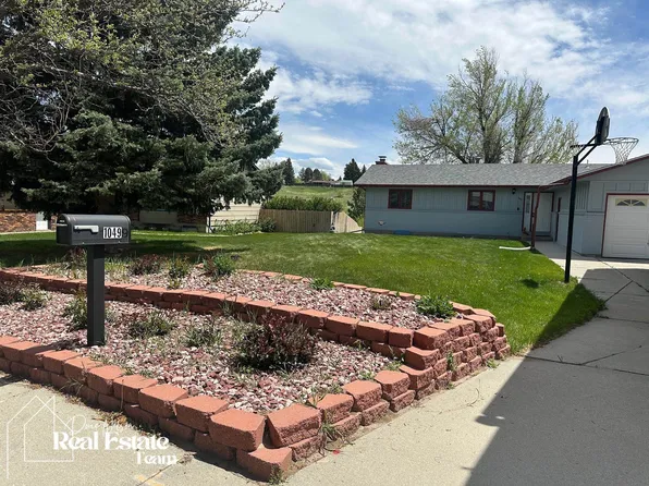 1049 Cardiff, Casper, WY 82609