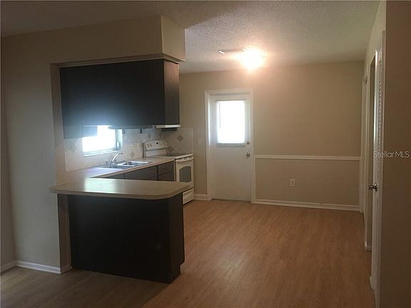 4th image of 15615 Waverly St #2