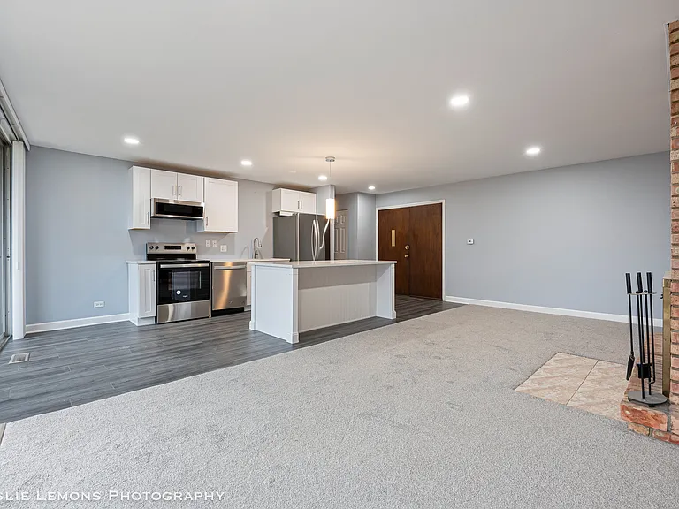 5600 Hillcrest Ln #2M — Photo 8