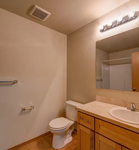 Macintosh Court Apartments — Photo 15