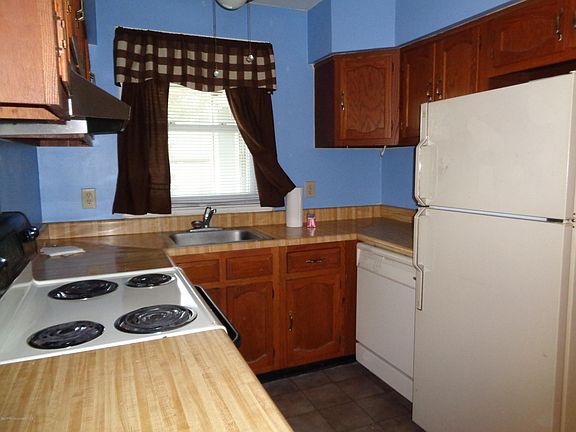 5th image of 34 Easton Drive #D