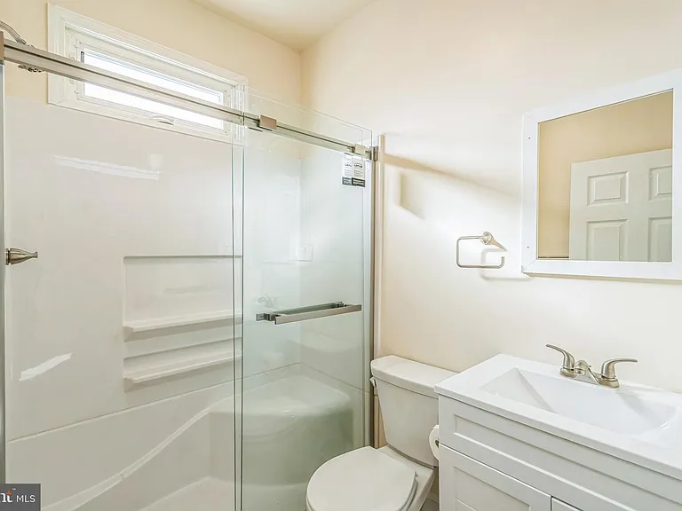 459 Martin St #2R — Photo 16