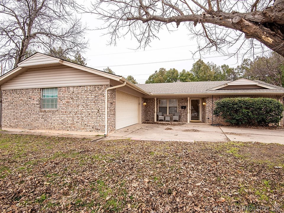 1st image of 307 NW Tanglewood Ln