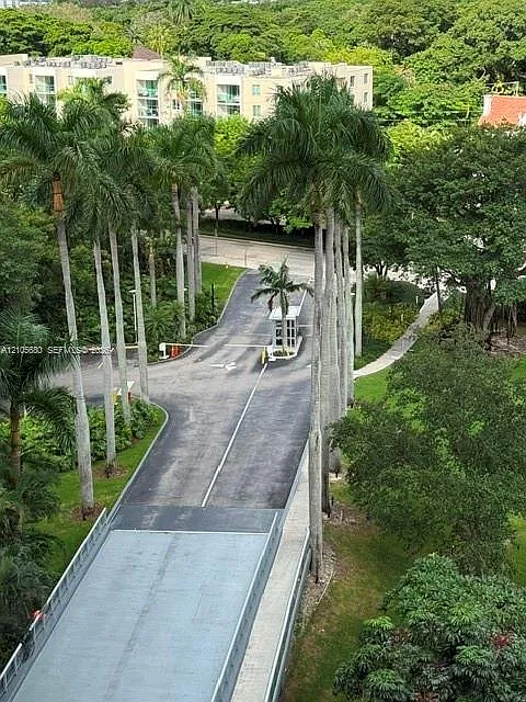 The Palace Condo — Photo 4